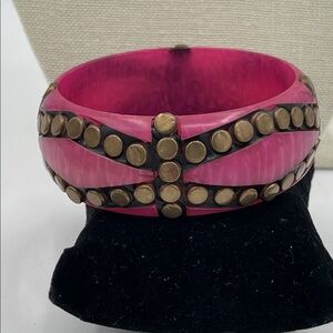 3.25.26-9 Stylish Pink Resin Statement Bangle with Goldtone Studded Accents